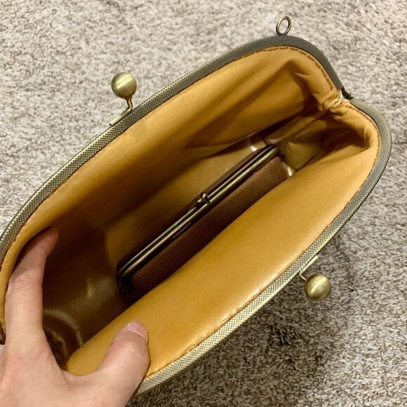 Vintage Style Handcrafted Genuine Leather Floral Printed Kisslock Handbag Set - Picture 16 of 16